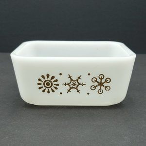 Glasbake White Milk Glass Gold Snowflakes Refrigerator Dish 1 Pint J-258-9 1Pt